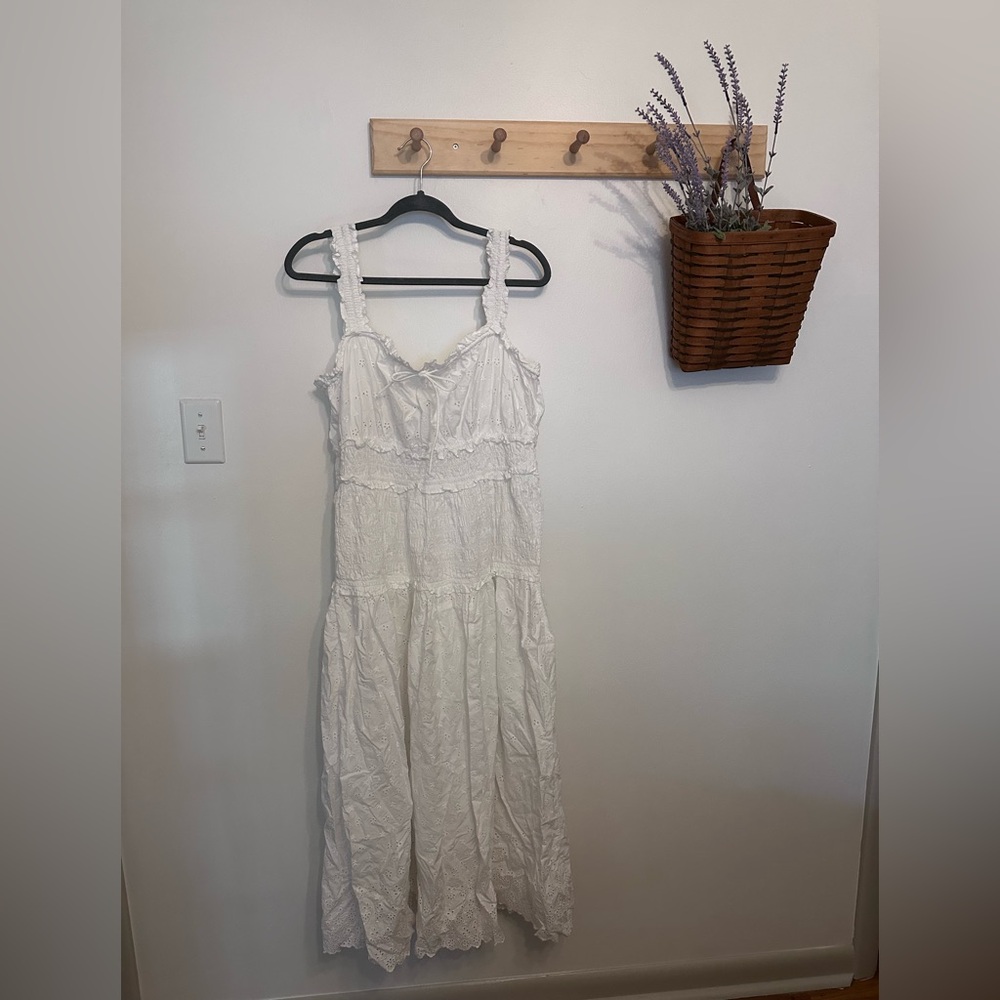 Elegant White Maxi Dress
